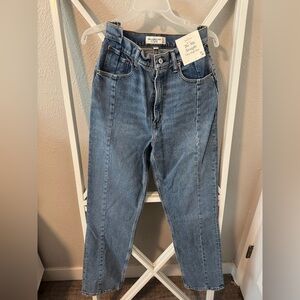 A&F The 90’s straight ultra high rise jean